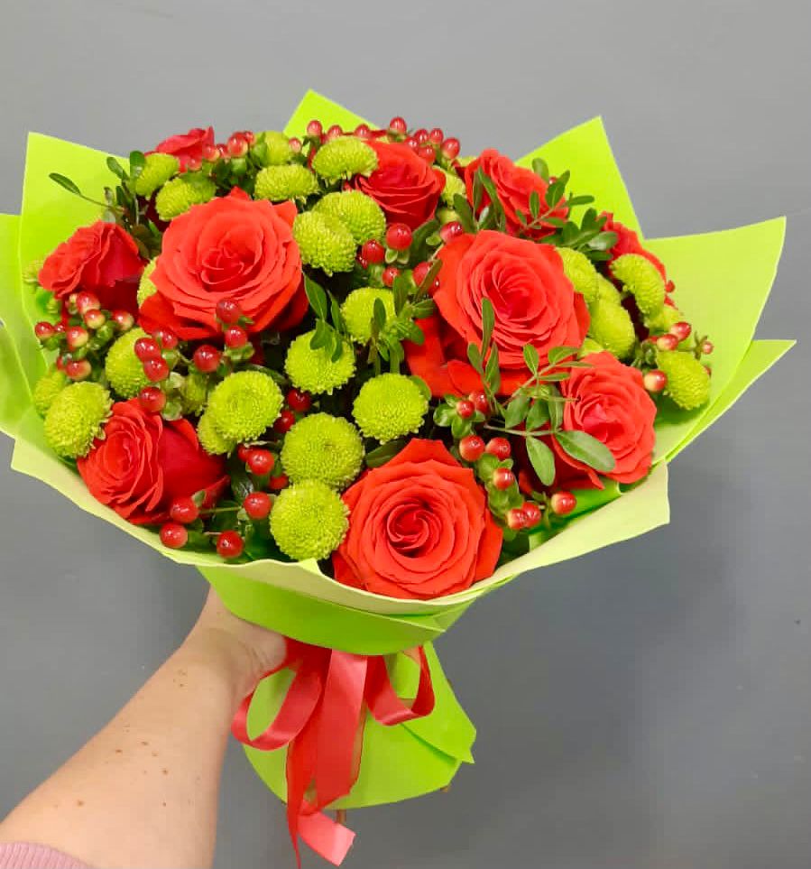 Букет цветов из: Хризантемы и Розы в Решоткино