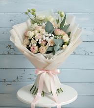 Букет цветов из:  Розы и Лизиантусы в Решоткино