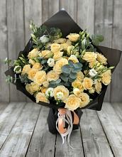 Букет цветов из:  Розы и Лизиантусы в Решоткино