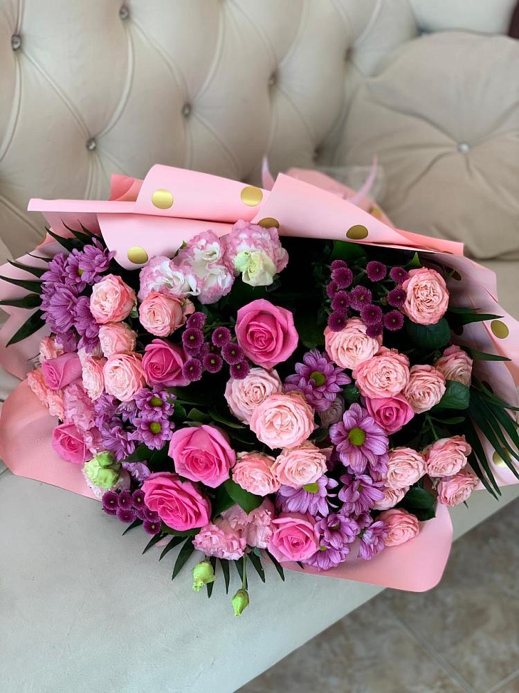 Букет цветов из: Хризантемы, Розы и Лизиантусы в Решоткино