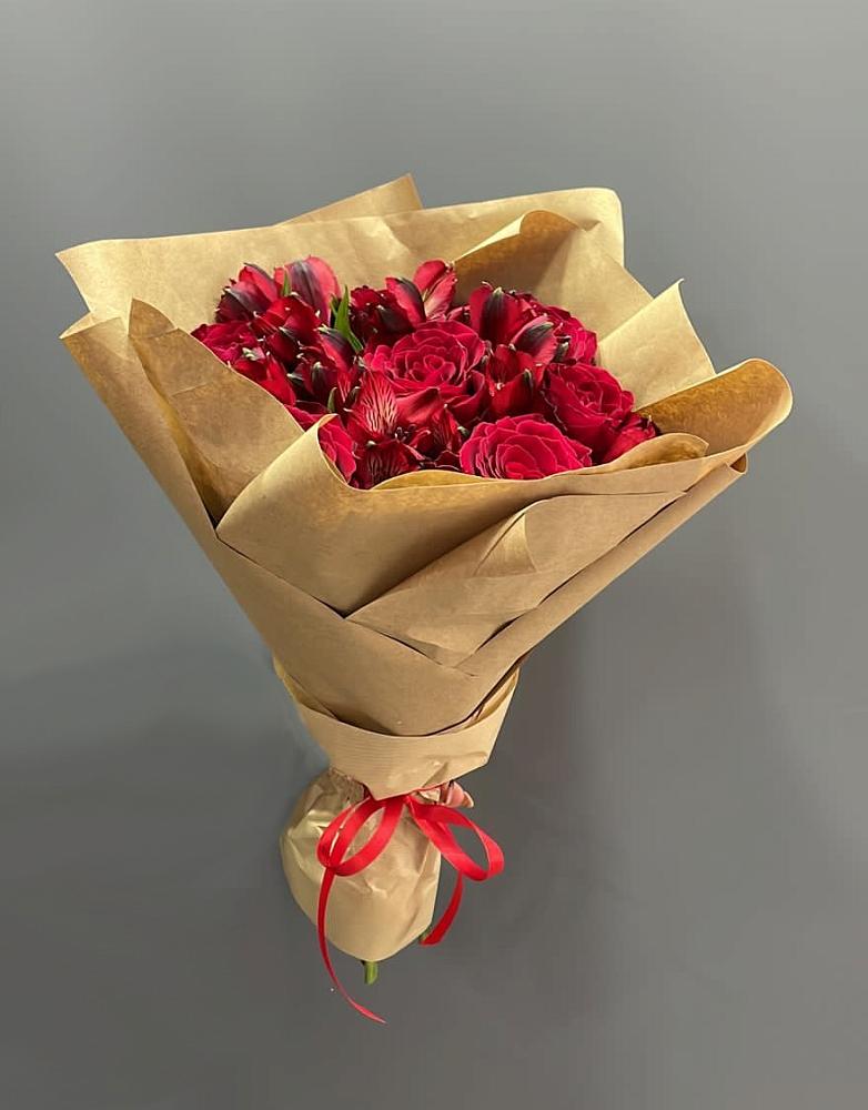 Букет цветов из: Альстромерии и Розы в Решоткино