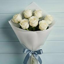 Букет 7 Белых роз Эдлесс Лав в Решоткино