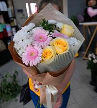 Букет цветов из:  Герберы, Розы и Хризантемы в Решоткино
