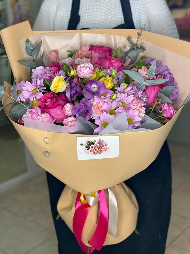 Букет цветов из: Хризантемы, Гвоздики и Альстромерии в Решоткино