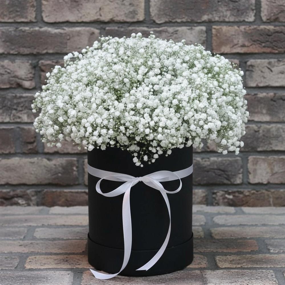 Цветочная композиция из Гипсофила в шляпной коробке в Решоткино