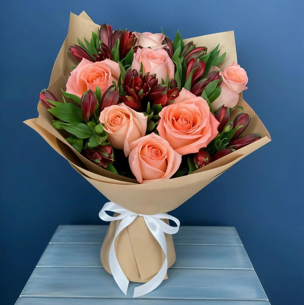 Букет цветов из: Розы и Альстромерии в Решоткино