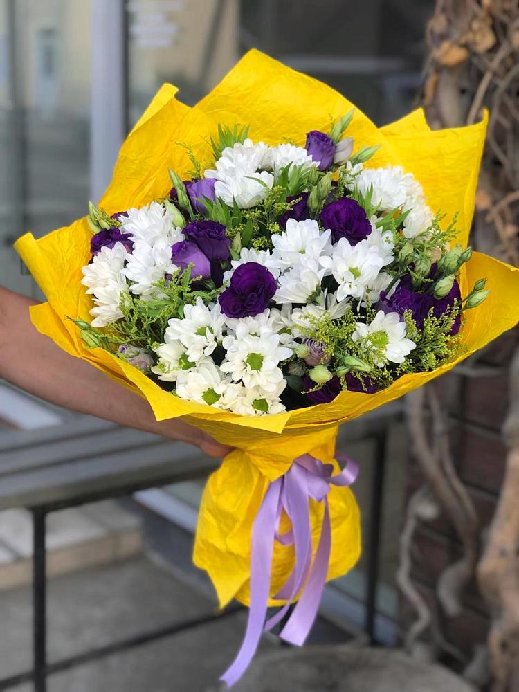 Букет цветов из: Ирисы, Хризантемы и Ромашки в Решоткино
