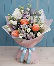 Букет цветов из:  Лизиантусы, Розы, Альстромерии и Гипсофила в Решоткино