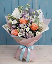 Букет цветов из:  Лизиантусы, Розы, Альстромерии и Гипсофила в Решоткино