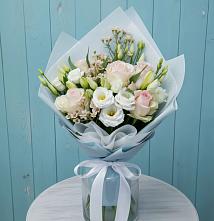 Букет цветов из:  Розы и Лизиантусы в Решоткино