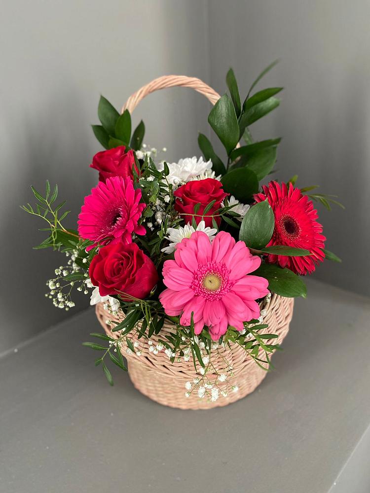 Цветочная композиция из Розы, Хризантемы и Герберы в корзине в Решоткино