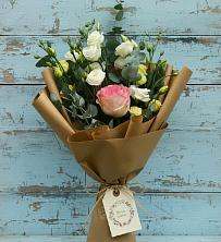 Букет цветов из:  Розы и Лизиантусы в Решоткино